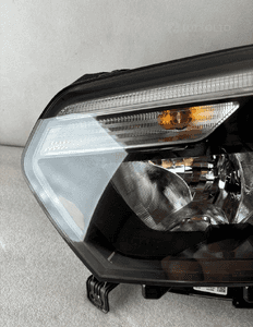 Lampa lewy przod renault master iv 4 260607867R 2