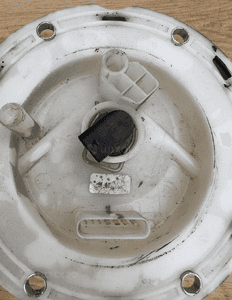 Mercedes S 221 CL 216   pompa paliwa benzyna 500 / 550 7