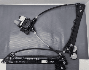 BMW F44 PODNOŚNIK SZYBY PRAWY PRZÓD 9851142 1