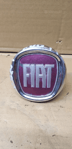 Klamka klapy bagażnika emblemat znaczek przycisk Fiat Punto EVO 1