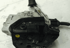 Audi A4 B7 zamek drzwi tył tylnych  przedni prawy  lewy  8E0839015AA  8E0839016AA 1
