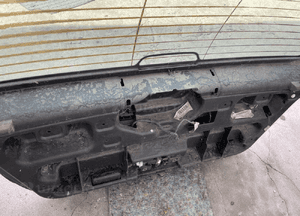 MERCEDES a 168 klapa tylna tył szyba zamek 7