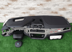Deska konsola z poduszkami bmw 5 G30 G31 M5 F90 1