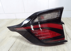 Lampa tył prawa kia sportage v 5 led 92402-R2000 1