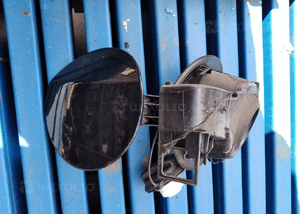 Opel Astra J klapka wlewu paliwa 2