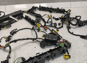 PEUGEOT 208 II PRZEWODY KABLE INSTALACJA WIĄZKA KABINY WNĘTRZA ORYGINAŁ 21