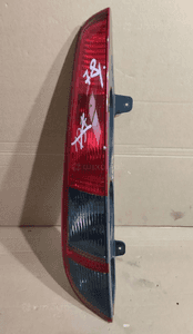 Lampa lewa tył tylna ford focus MK2 kombi uk 2