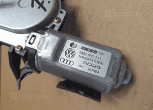 SILNICZEK WYCIERACZKI TYŁ VW GOLF V + 5M0 955 711 2