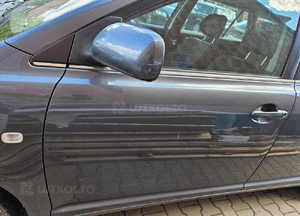 Toyota Avensis T25  drzwi przód przednie   prawe 1F6 5