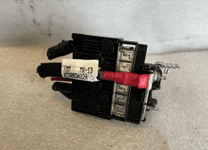 KLEMA BEZPIECZNIK MEGANE V 5 E-TECH 403883422R ORG 1