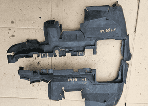 Audi A4 B8 1.8 TFSI kierownica powietrza chłodnicy lewa