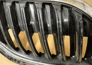 Atrapa gril grill skoda octavia iii 3 lift 5E 17- 3