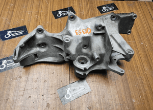 Łapa 06B903143F Podstawa Mocowanie Alternatora Sprezarki 1.6 Audi A4 B5 VW Passat 8