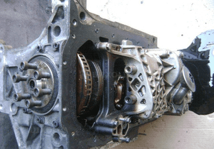 Audi A4 B6 2.0 FSI AWA silnik blok silnika wał dol 2