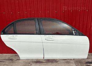 Mercedes W204 lift drzwi 149 prawy przód oryginał ładne 1