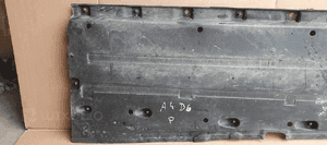 Osłona płyta podwozia prawa Audi A4 B6 8E0825208D 2
