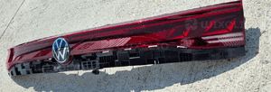 VW Volkswagen Touareg 2024- Lampa Klapy Centralna LED 760945307G 2
