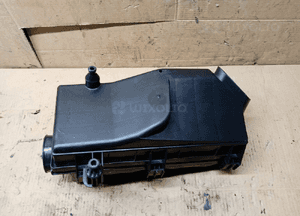 Obudowa filtra powietrza Ford Mondeo MK3 1.8 16V 1S71-9600-AE 5