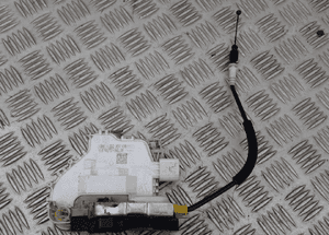 ZAMEK DRZWI PRAWY PRZÓD 8X2837016  AUDI A1 1