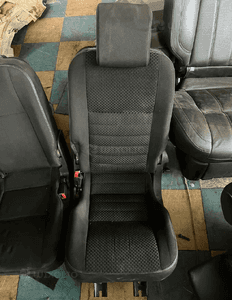 Kanapa tylna siedzenia 2 rząd Land Rover Defender Puma 2