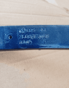 Zawias klapy bagażnika prawy tył sprężyna VW Touareg 7L6827302B 7L6827550C 4