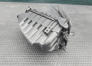 Obudowa Filtra 06B133837AG 06B133837P Powietrza Pokrywa 2.0 ALT Audi A4 B6 B7 VW 16