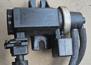 BMW 5 E60 E61 2.0 3.0 D elektrozawor EGR zawor sterujacy 1