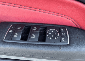 MERCEDES E 207 boczek tapicerka drzwi dekor listwa CABRIO coupé 3