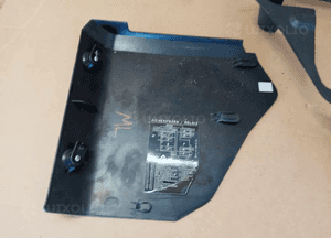 Osłona nakładka listwa progu słupka prawy przód Mercedes ML W163 A1636801080 A1636880035 3