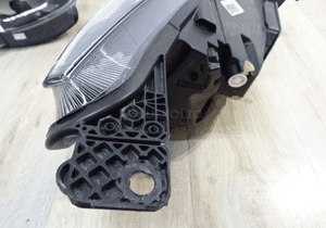 Lampa prawa focus mk 4 full led JX7B-13E016-AH st 5