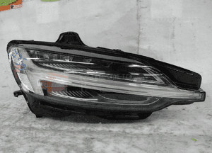 Volvo V60 ii S60 mid led lampa przednia prawa 1