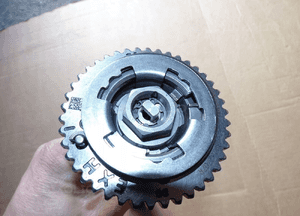 Wałek rozrządu wydechowy nissan juke ii dacia sandero 1.0 tce K130010337R 2