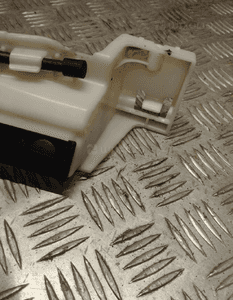 Bmw F45 F48 opener ślizg zderzaka tył 7391042 7391043 15