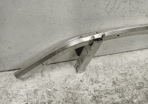 Belka pod zderzak przód przednia dolna bmw v 5 G60 G61 23- 2