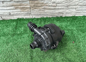 Pompa pompka wody bmw G60 G70 G05 G09 9455035 3