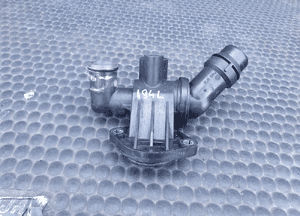 Obudowa Termostat Y2495002 06D121133C Krociec Czujnik Przewod Waz 2.0 TFSI Audi A4 B7 A6 C6 3