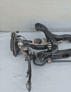 ZAWIESZENIE PRAWY TYŁ TYLNE ZWROTNICA A W176 W246