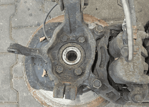 Renault Koleos I 2.0 DCI  zwrotnica przód przednia lewa 2