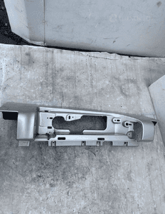 Opel vivaro obudowa lampy lewa tył 105846A1 100749A1 100750A1 1
