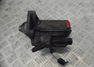 Volvo V40 D3 014R 1,6D rozrusznik 30659478 automat 3