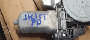 Mechanizm podnośnik szyby prawy przód Suzuki Swift IV 83430-63J00 7