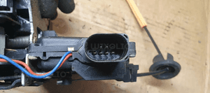 Zamek prawy tył tylny prawy Audi A4 B6 4B0839016D 4