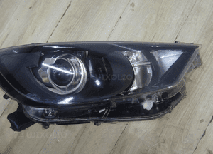 TOYOTA YARIS 4 IV LAMPA prawa  przód soczewka 20-24r 12