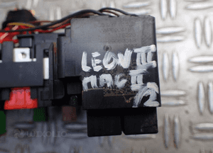 OCTAVIA III SKRZYNKA BEZPIECZNIKÓW 5Q0937615C RADOM 2