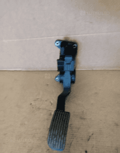 Pedał potencjometr gazu Mercedes Vito 639 0281002563 A6393000704 1