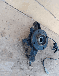 Zwrotnica piasta lewy przód przednia lewa Peugeot 308 T7 1.6 THP 2