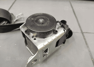 Bmw E60 E61 czarny pas prawy przód napinacz sprawny ładny oryginał 7