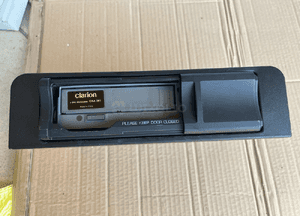 Zmieniarka płyt CD Clarion XQE500202 Range Rover LM L322 1