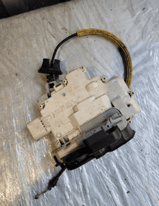 Audi A6 C6 zamek drzwi lewy tylny 4F0839015A