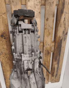 BMW 2.0 diesel oe 1089301077c SKRZYNIA BIEGÓW USZKODZONE MOCOWANIE GÓRNE 3